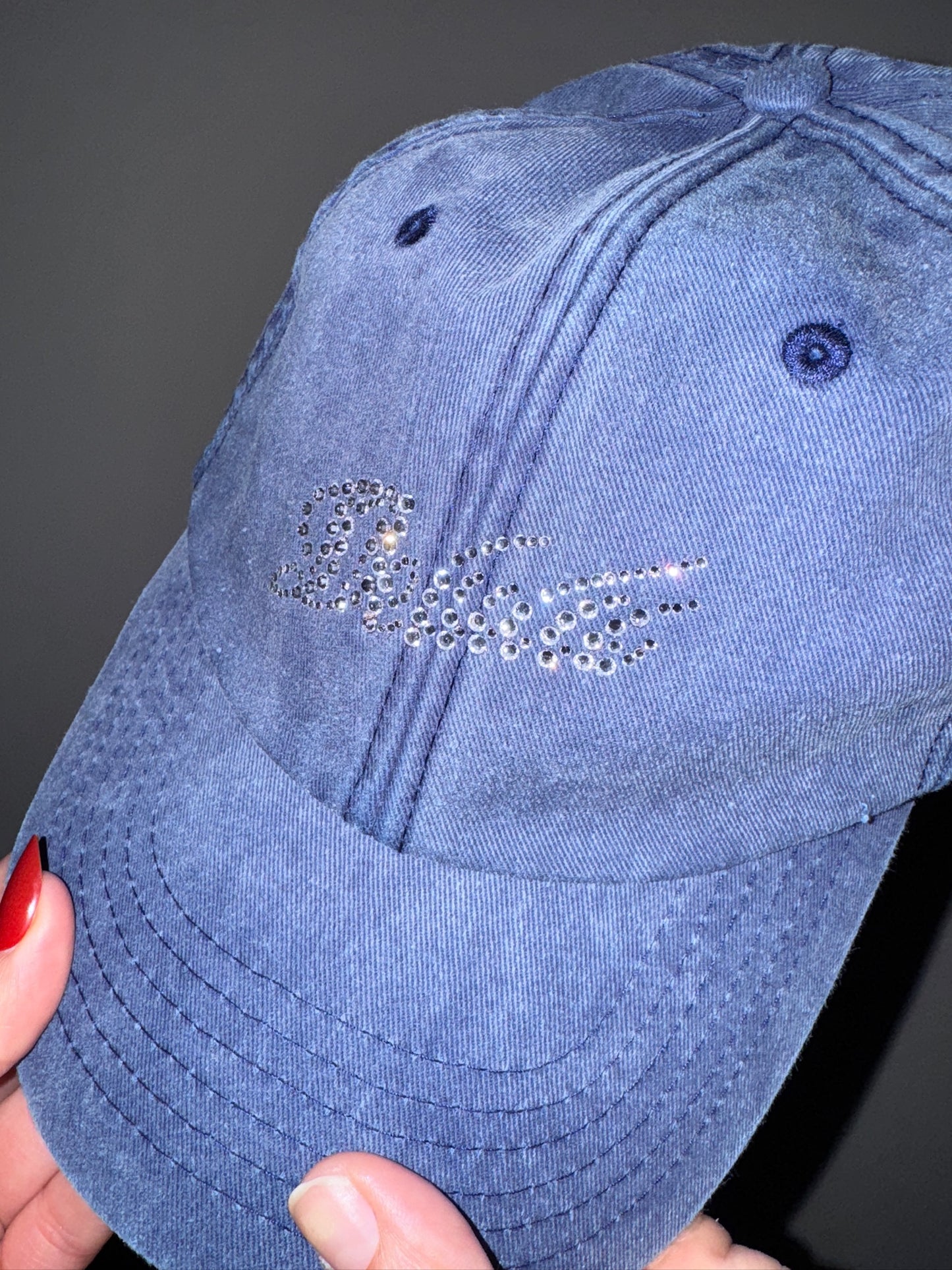 DELULU strass cap / jeans-optik