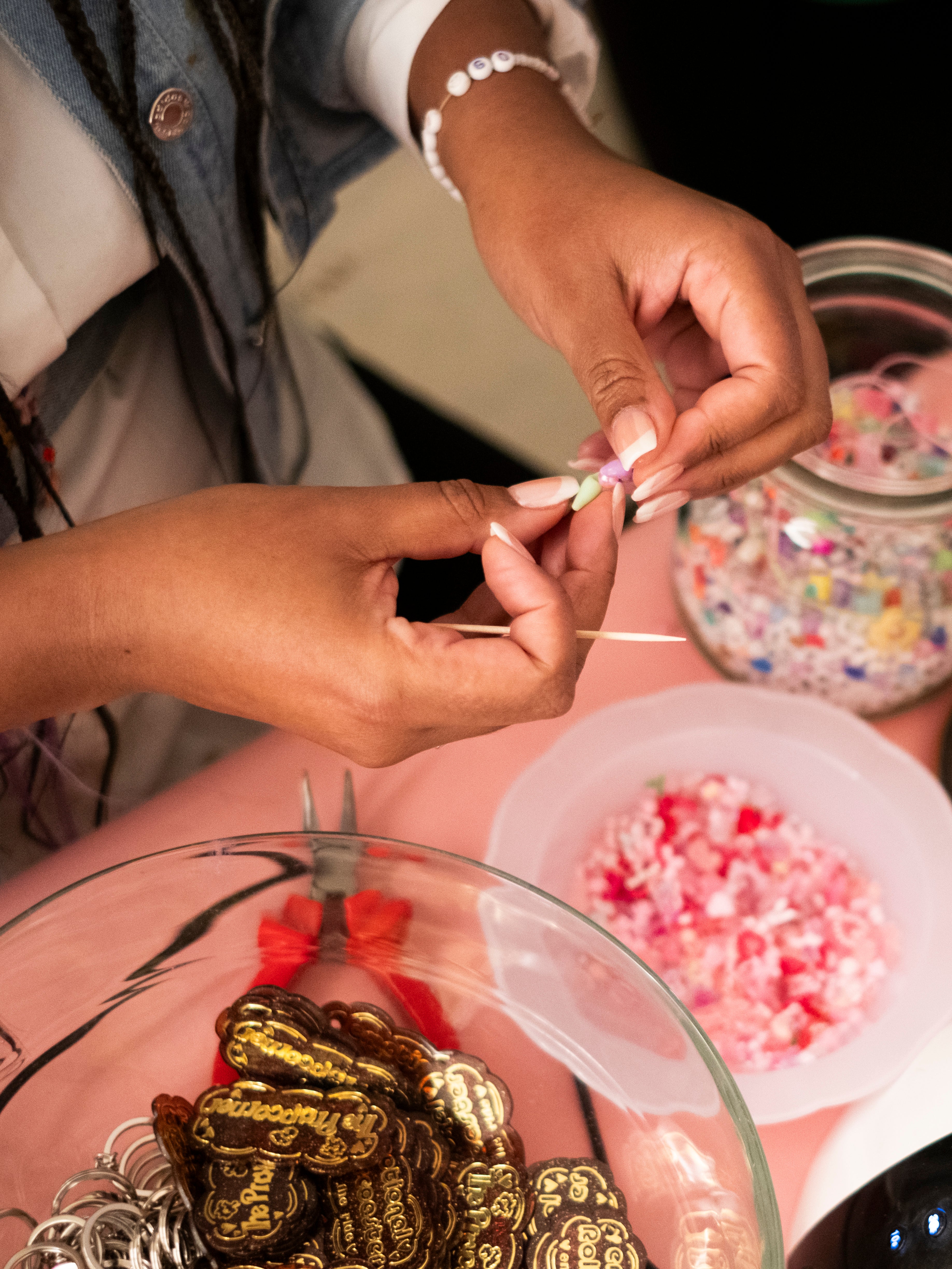 Bedazzling Workshop mit The Propcorner "Stop in the Name of Love"