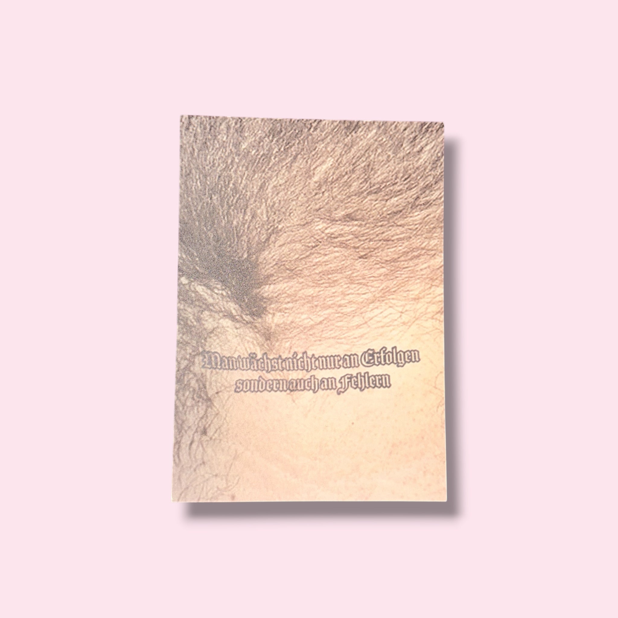 MAN WÄCHST NICHT NUR AN ERFOLGEN Tattoo Postcard