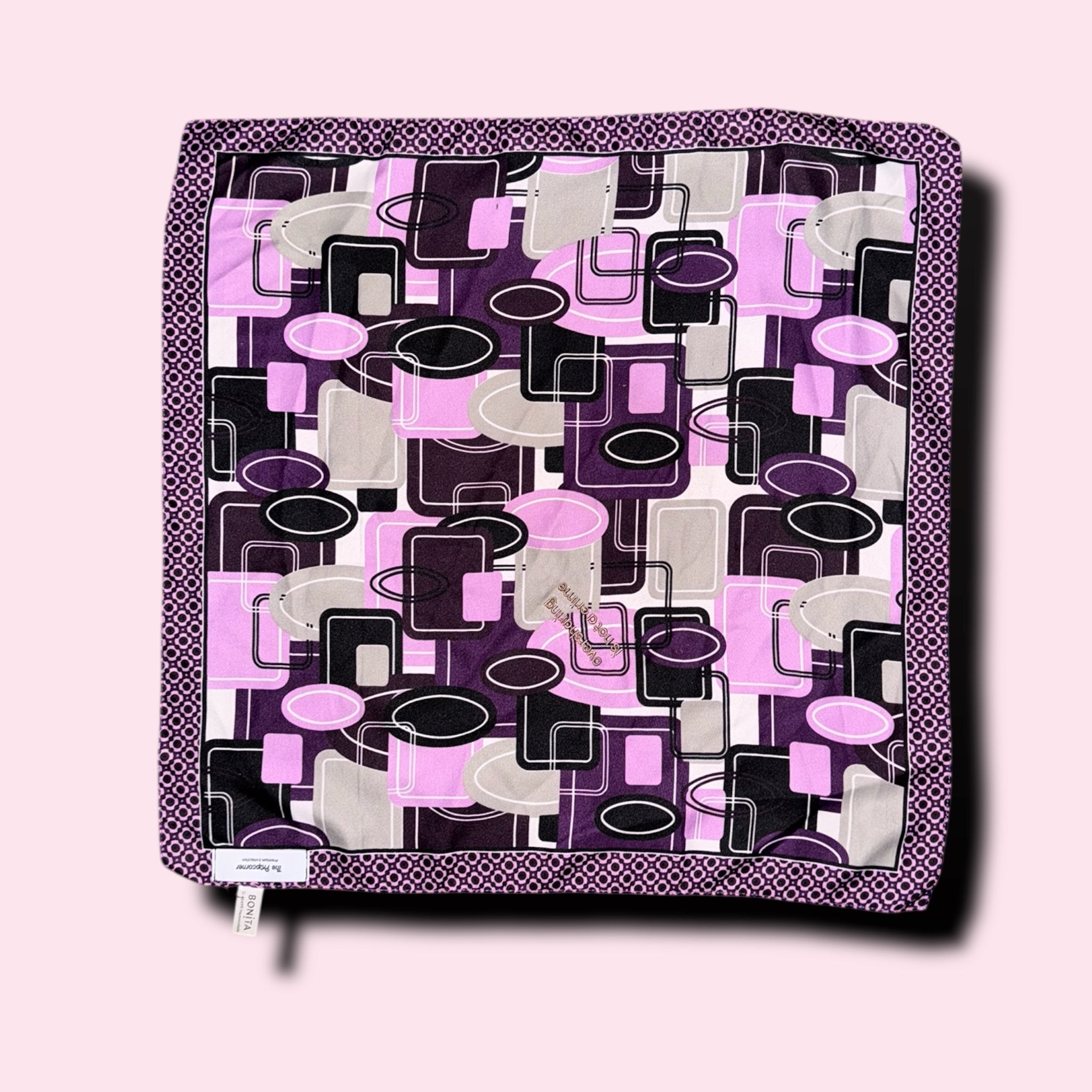 x vintage OVERSHARING IS NOT A CRIME besticktes Tuch