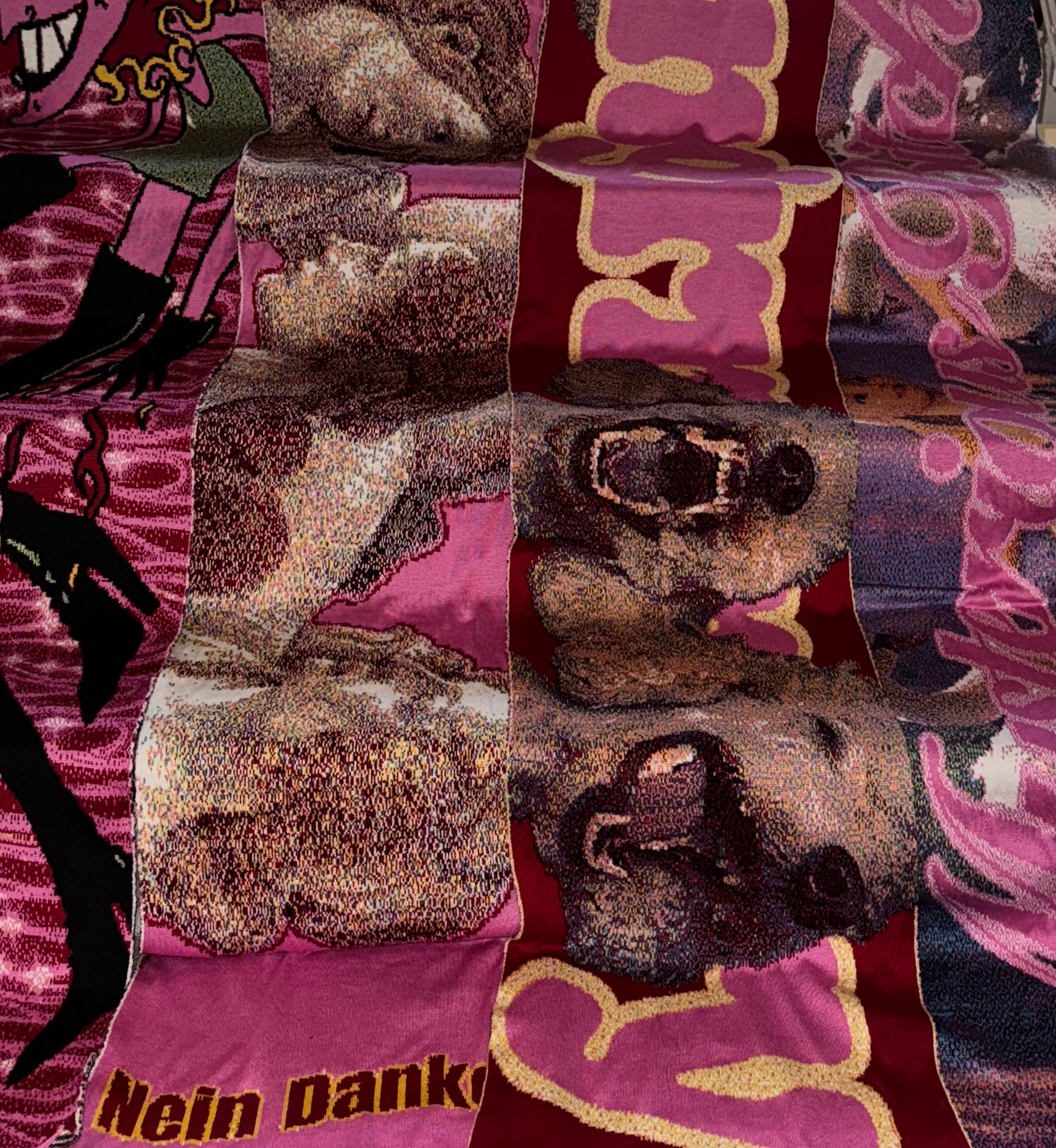 MYSTERIOUS BITCH Merino Schal