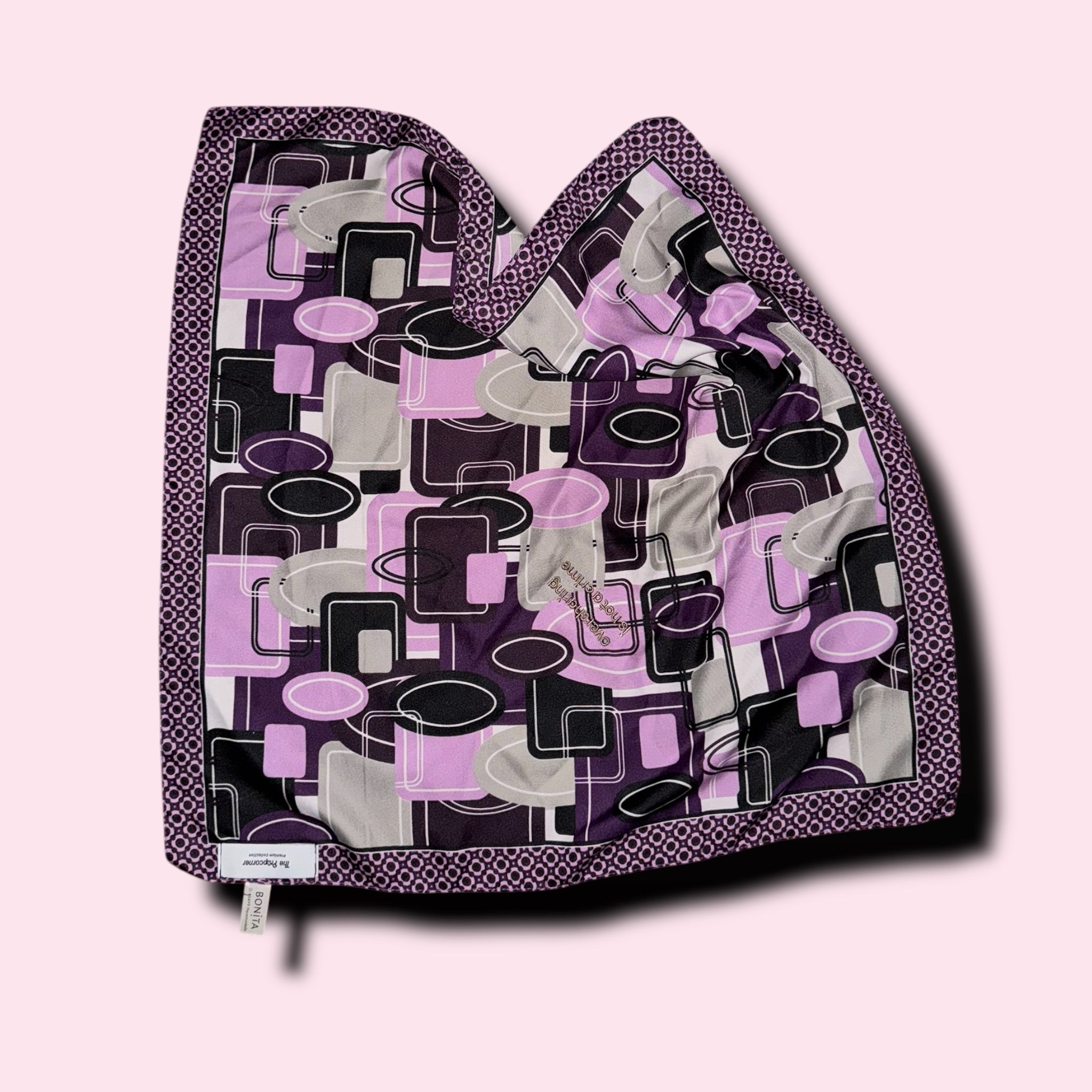 x vintage OVERSHARING IS NOT A CRIME besticktes Tuch