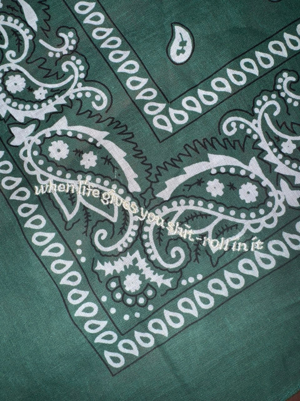 WHEN LIFE GIVES YOU SHIT - ROLL IN IT Hundehalsbandana